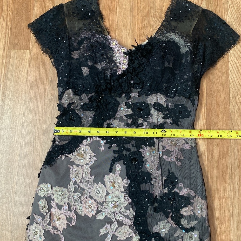 Mandalay lace evening dress - Picture 11 of 16
